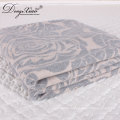 Wholesale China Cheap Plain Flannel Fleece Receiving Outdoor China Blanket On Sofa Stock Lot